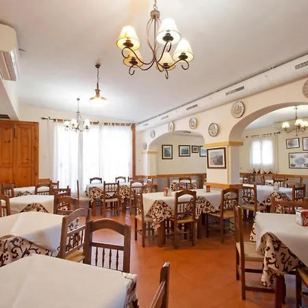 El Cortijo Hotel *